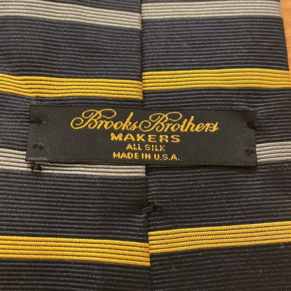 Brooks Brothers silk tie - Picture 2 of 3